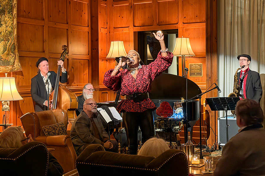 FourthofJuly_JazzandBrunchGetaway_OHenryHotel Special July 4th Jazz Show on Saturday, July 4 from 7-10 PM, featuring guest musicians Dr. John Henry, Nishah DiMeo, and Alyson Williams. Jazz & Brunch Getaway Package includes brunch on July 5 with the guest vocalists.