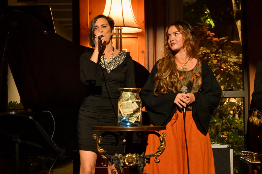 Sarah Strable & Jade Maturino Sarah Strable & Jade Maturino sing jazz at O.Henry Hotel